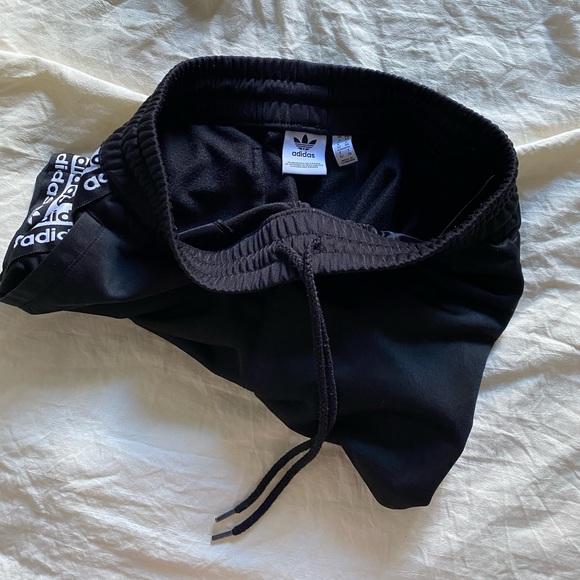 Adidas originals track shorts - Picture 3 of 3